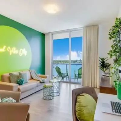Lovely Apartment-Rooftop Oasis - Bay View