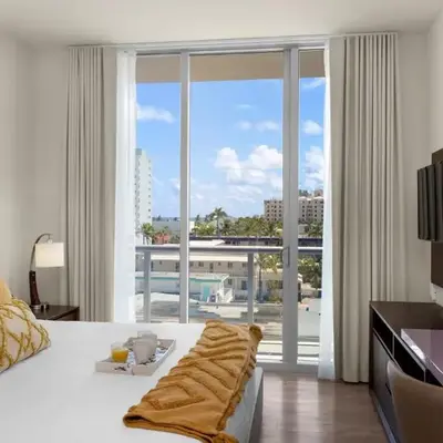 Balcony - Hollywood Beach Broad-walk - Rooftop Pool