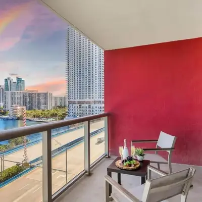 Spectacular Balcony plus Near Beach