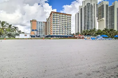 Gallery image of On-Site Beach Access Sunny Isles Beach Studio! in Miami Beach
