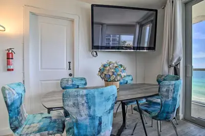 Gallery image of On-Site Beach Access Sunny Isles Beach Studio! in Miami Beach