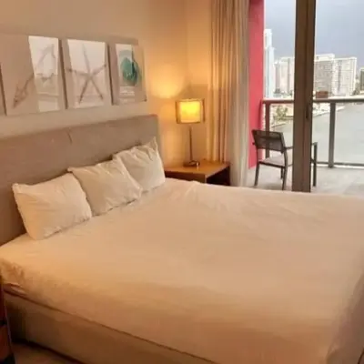 Beachfront Apartment in Miami Beach with Stunning Views 1A