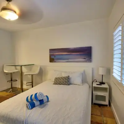 Efficiency 3 on water Las Olas beach and free kayaks
