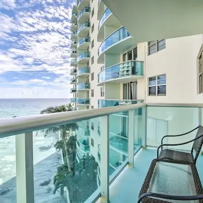 Ocean-View Balcony Beachfront Hollywood Apt!
