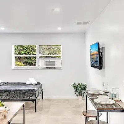 Hollywood Beach Boutique Vacation Studio LB4