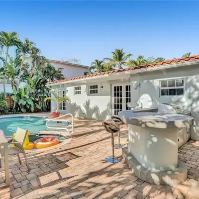 Chic Victoria Park Villa with Heated Pool and Spa