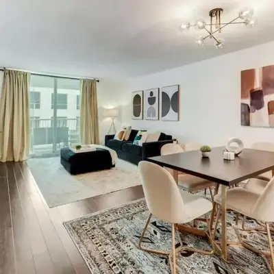 Elegant 1BR APT w balcony and stunning bay view
