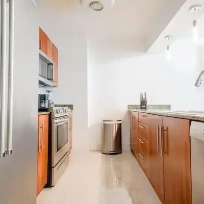 LuxBright 1BR Brickell Paradise with Oceanview and Parking