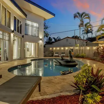 Stunning 2 Story Villa with Pool