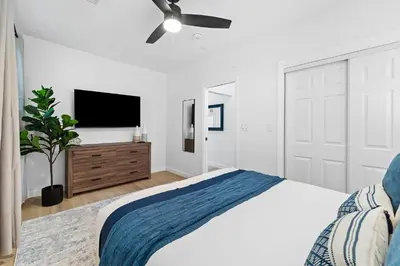 Gallery image of Modern house wpool volleyball court in Davie