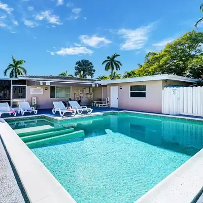 Walk to Hollywood Beach Luxury 4BR Villa