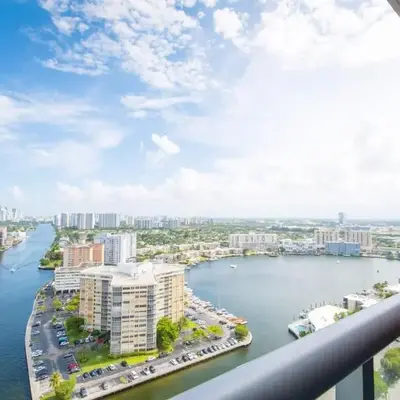 Infinite View Balcony & Pool Gym Near Beach