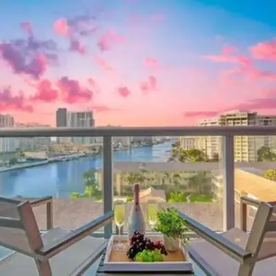 Pool - Apartment with Balcony - Gym - Near Beach