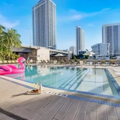 Upper studio - Balcony - Pool - Gym - Near Beach